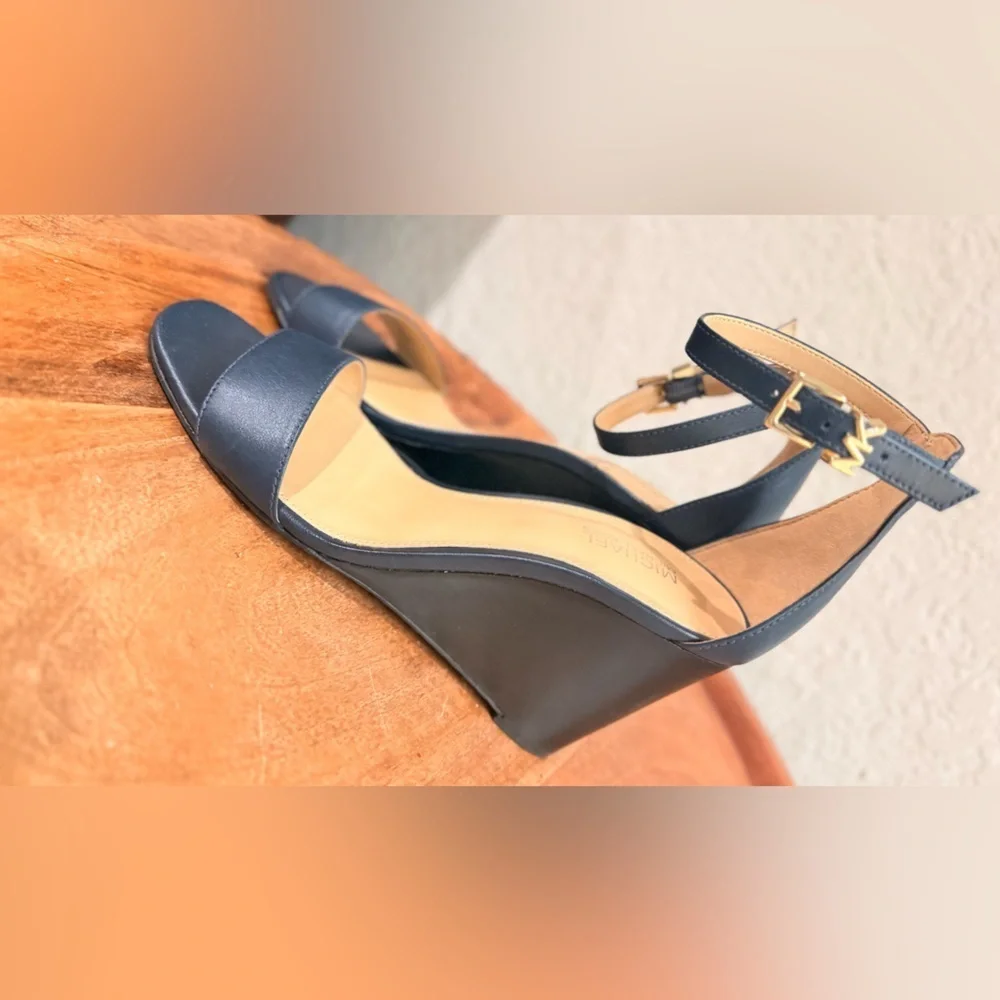 Women’s shoes